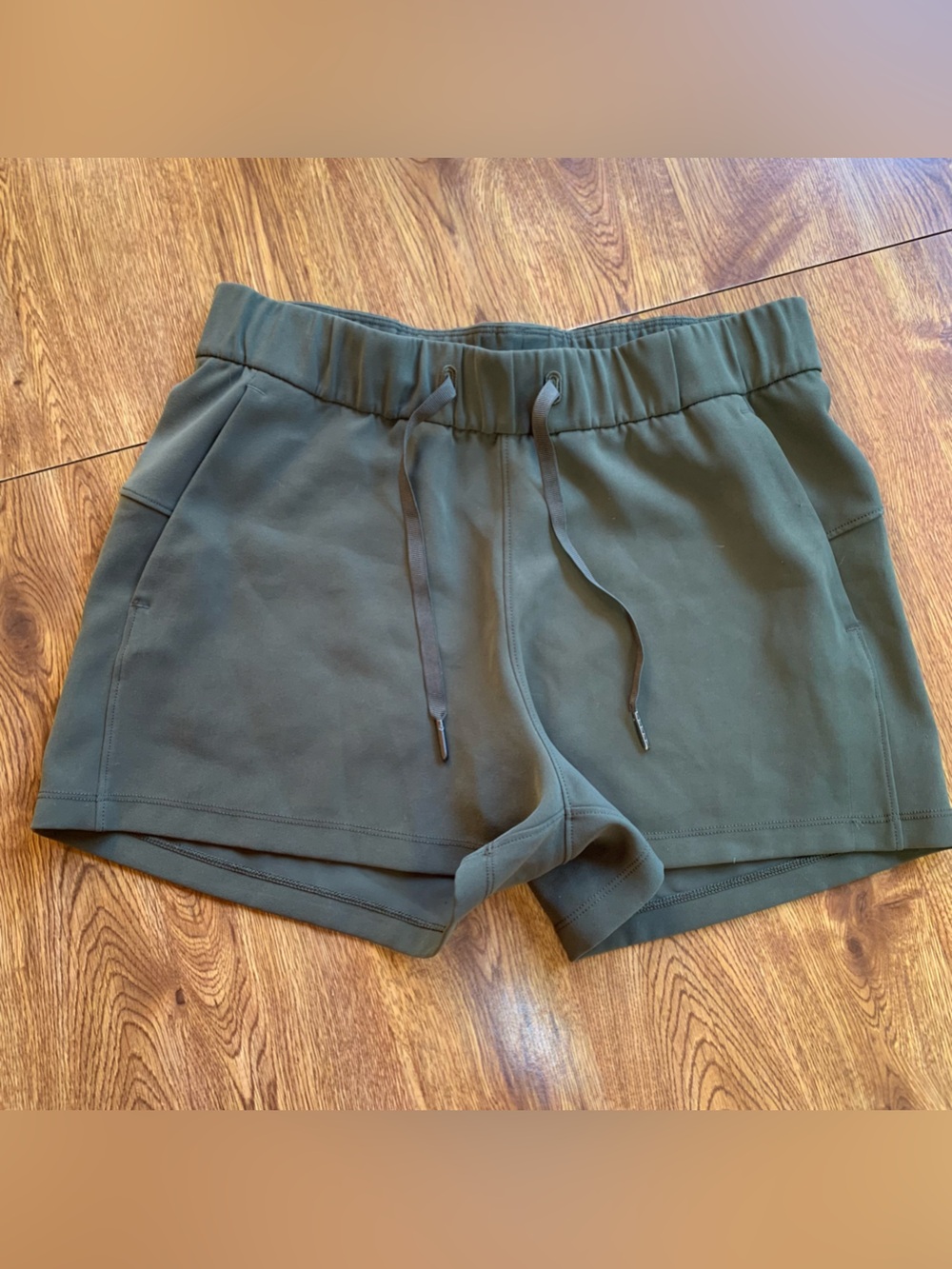 lululemon On The Fly Short size 6 olive green